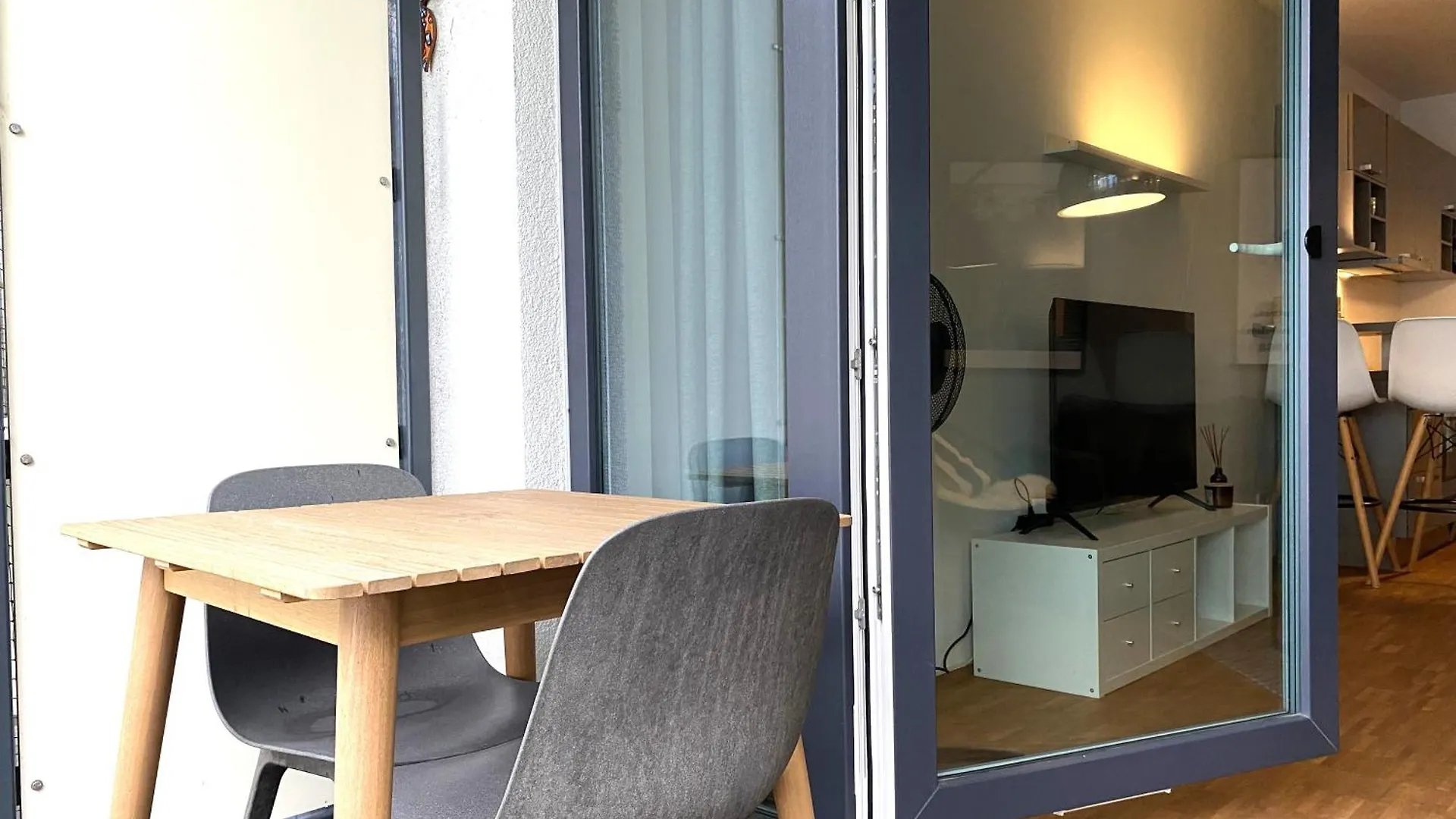 Cozy One Bedroom Apartment In Stellingen Hamburg